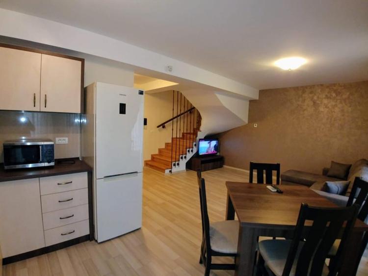 Apartament cu 3 camere decomandat, mobilat în City Park Mall