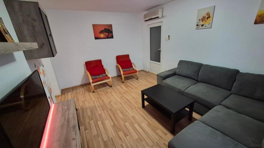 Apartament cu 3 camere semidecomandat, mobilat în Tomis Nord