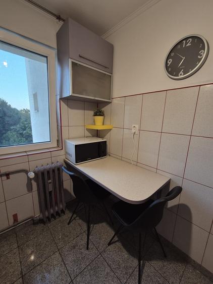Apartament cu 2 camere semidecomandat în Brâncoveanu