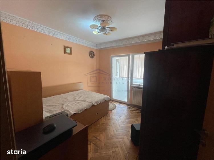 Apartament cu 3 camere decomandat în Obcini