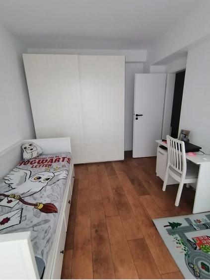 Apartament cu 3 camere decomandat în Triaj