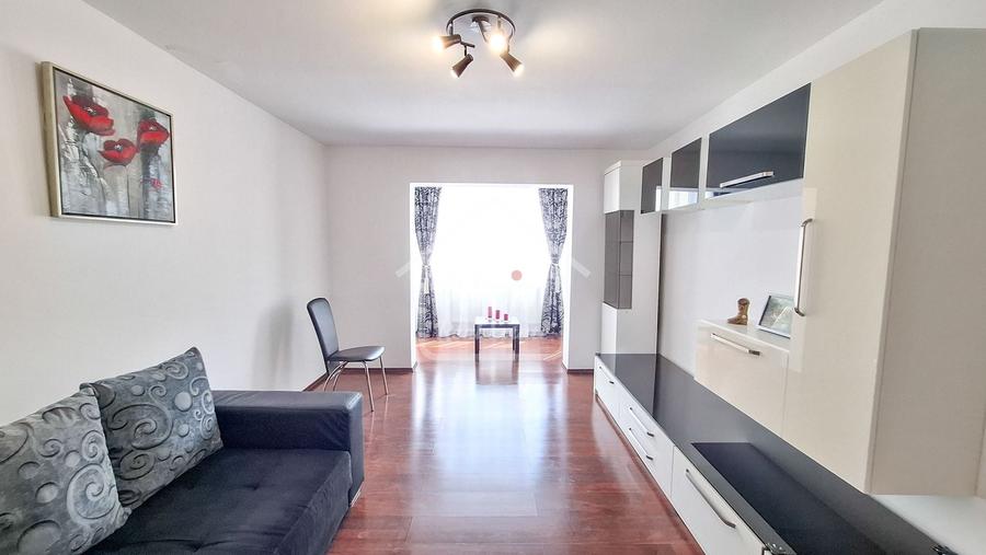 Apartament cu 3 camere decomandat, mobilat în Aurel Vlaicu