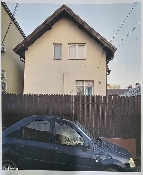 Casă cu 4 camere cu Teren 394 Mp în Central