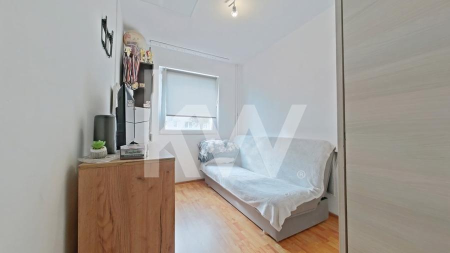 Apartament cu 3 camere nedecomandat, mobilat în Florilor