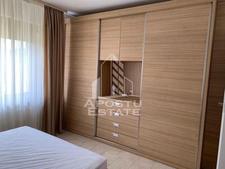 Casă cu 4 camere cu Teren 500 Mp în Girocului