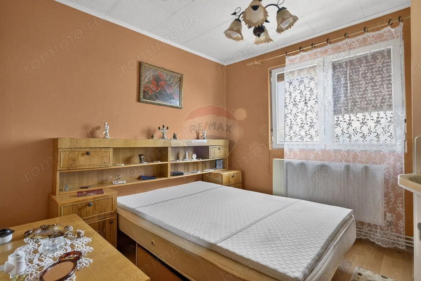 Apartament cu 3 camere semidecomandat în Fortuna