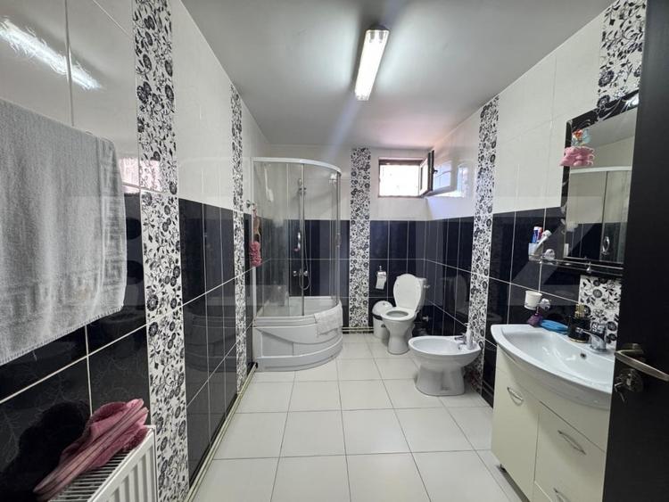 Casă individuală cu 3 camere cu Canalizare în Valea Voievozilor