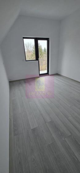 Vila de vanzare cu 4 camere in Brebu - 13