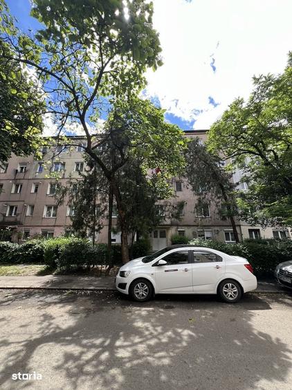 Apartament cu 3 camere în Micro 14