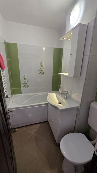 Apartament cu 2 camere decomandat în Centru Civic