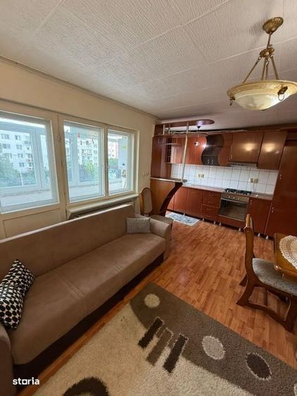 Apartament cu 3 camere, mobilat în Central