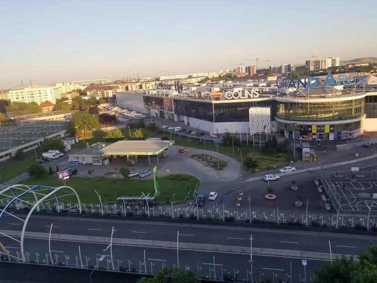 Apartament cu 3 camere decomandat în Berceni