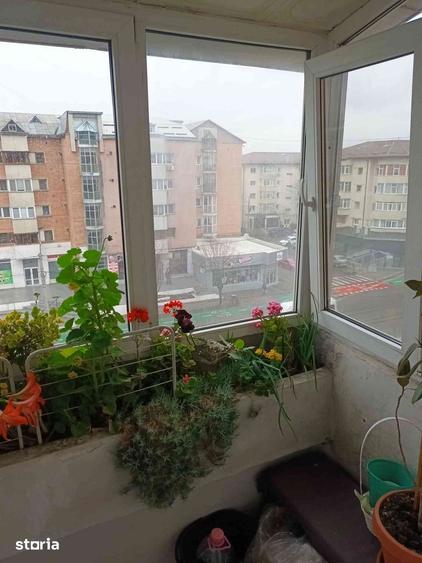 Apartament cu 2 camere semidecomandat în Mioriței