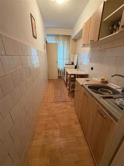 Garsonieră decomandată în Sud