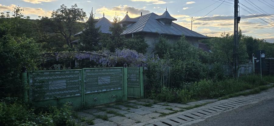 Casă cu 4 camere în Sărata