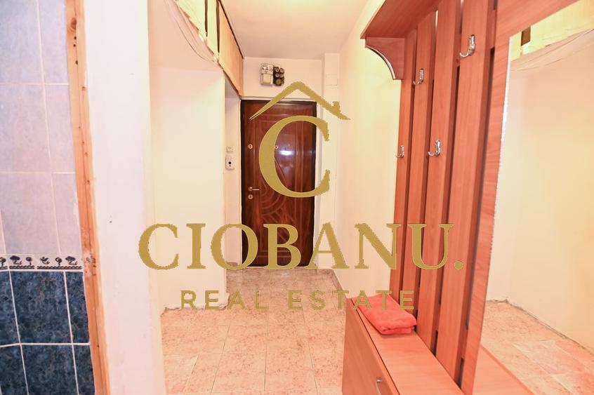 Apartament cu 2 camere semidecomandat în Craiovița Nouă