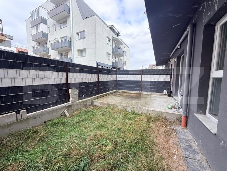 Apartament cu 3 camere semidecomandat, mobilat în Florești
