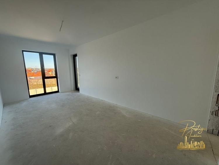 Duplex cu 4 camere cu Canalizare în Nufărul