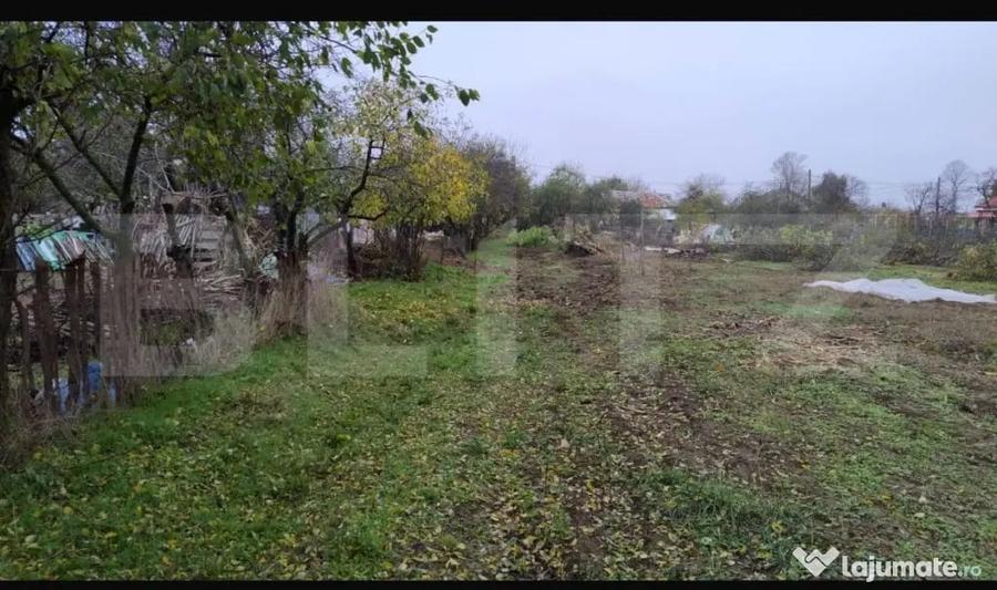 Teren de 3000 mp, în Central