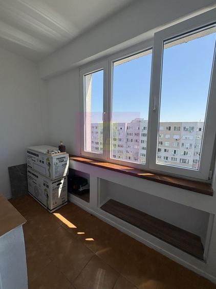 Apartament cu 2 camere decomandat în Titan