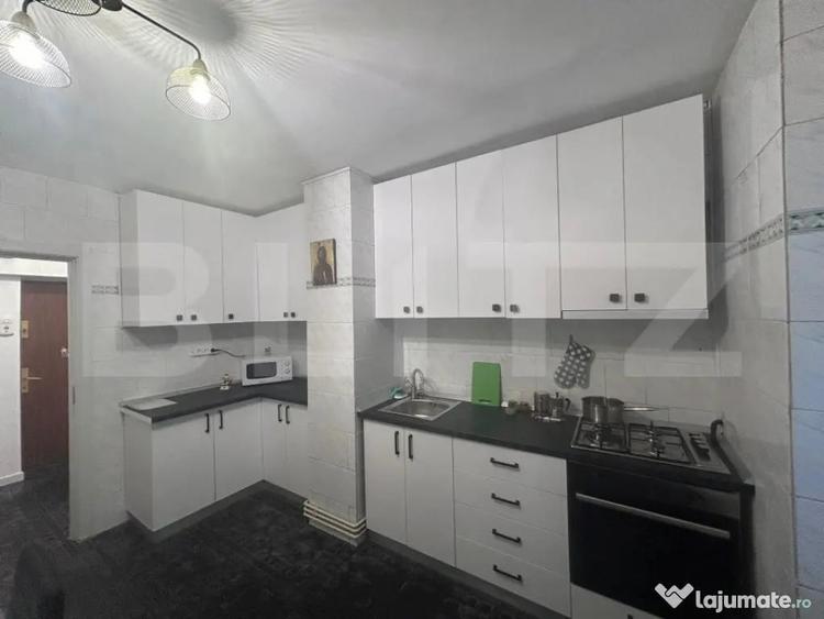 Apartament cu 3 camere decomandat, mobilat în George Enescu