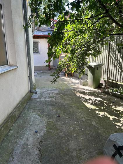 Casă cu 4 camere cu Teren 240 Mp în Central