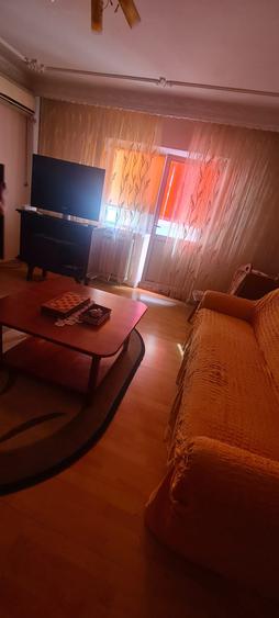 Apartament cu 3 camere decomandat, mobilat în Nerva Traian