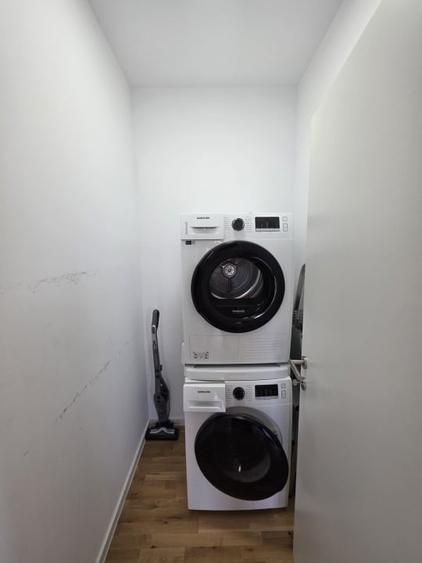 Apartament cu 4 camere decomandat în Băneasa