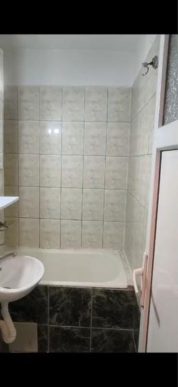 Apartament cu 2 camere semidecomandat în Micro 9