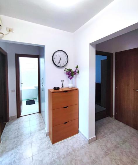 Apartament cu 3 camere decomandat în Tomis Nord