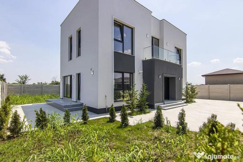 Casă cu 5 camere cu Teren 370 Mp în Ferme