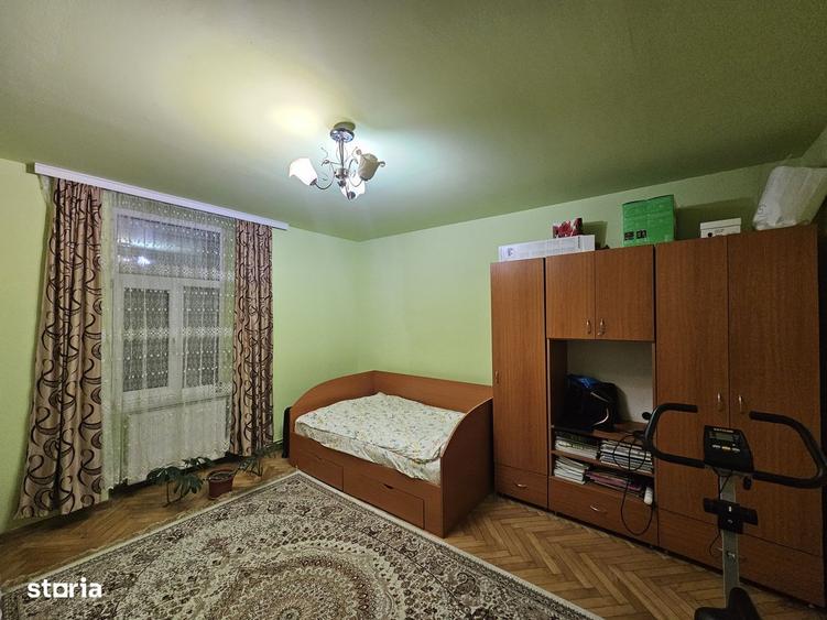 Garsonieră decomandată în Lunei