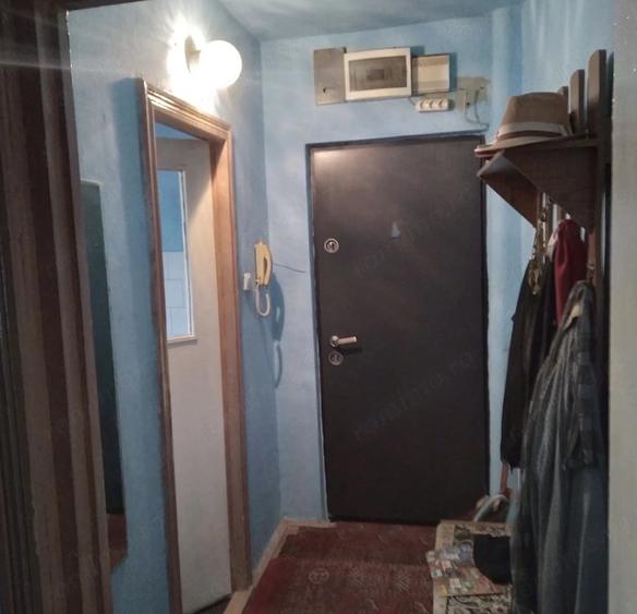 Apartament cu 2 camere semidecomandat în Dâmbovița