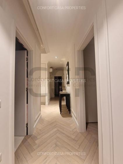 Apartament cu 4 camere decomandat în Central