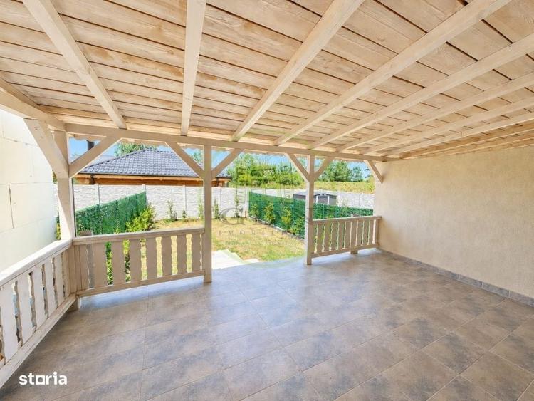 Casă cu 3 camere în Leamna de Jos