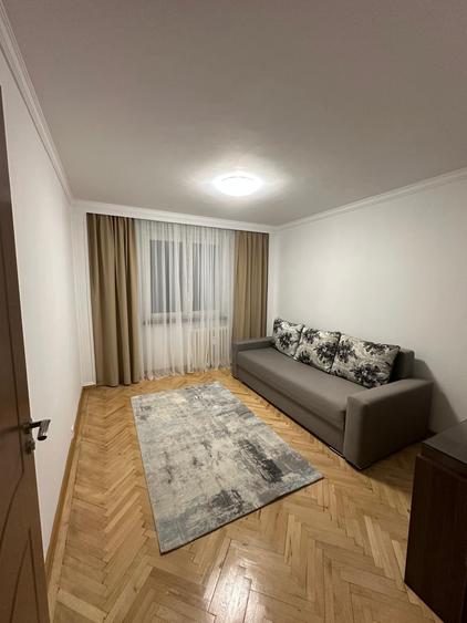Apartament cu 3 camere decomandat, mobilat în Dristor