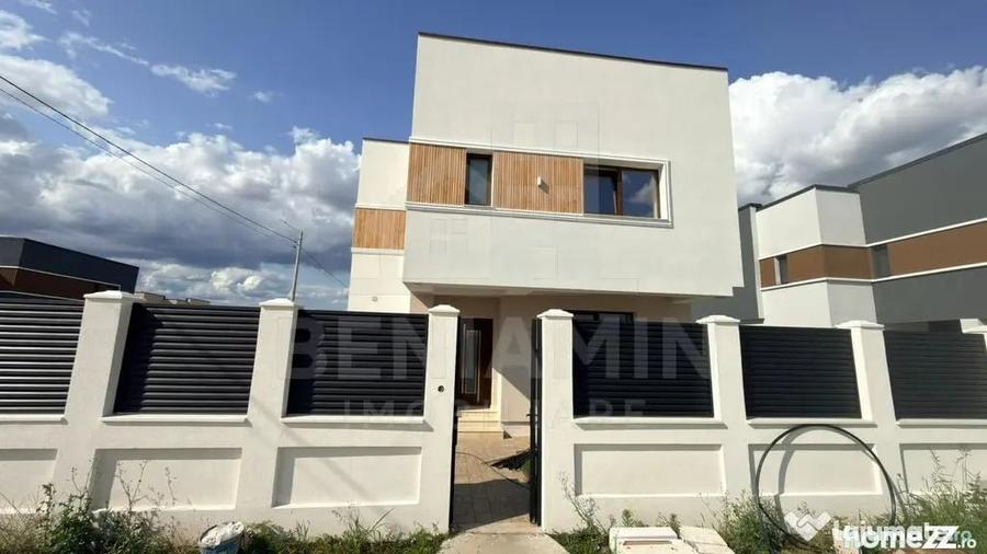 Casă cu 4 camere cu Teren 318 Mp în Central