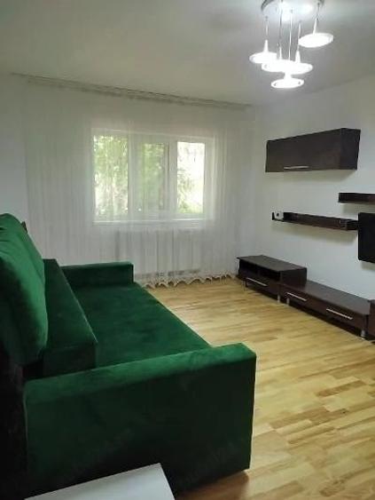 Apartament cu 3 camere decomandat în Nicolina