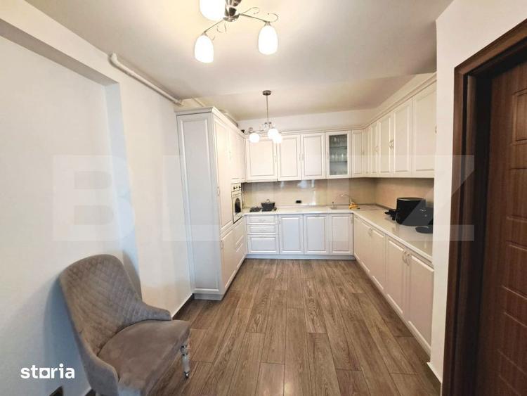 Apartament cu 3 camere decomandat, mobilat în Tractorul