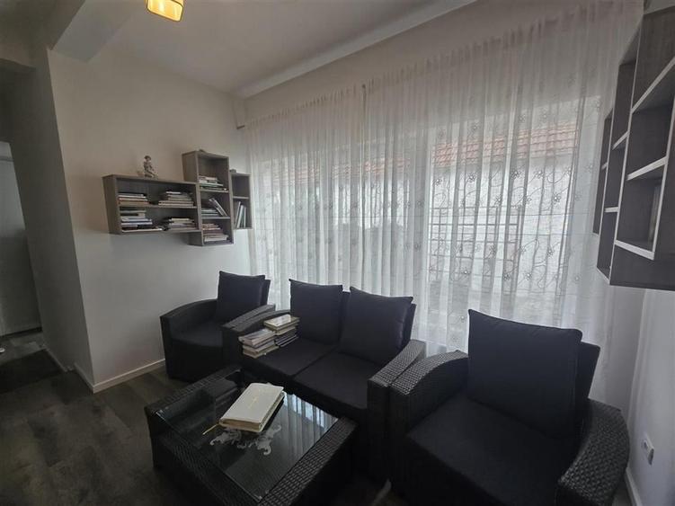 Casă individuală cu 5 camere cu Teren 1600 Mp în Șinca Veche