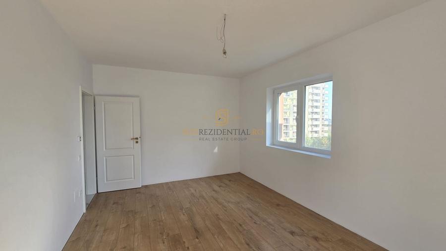 Apartament cu 3 camere decomandat în Metalurgiei