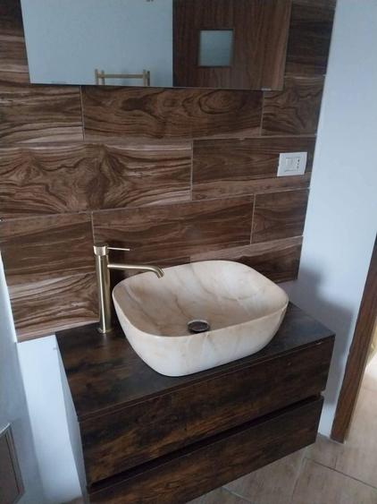 Casă individuală cu 5 camere decomandat cu Canalizare în Dumbrăvița
