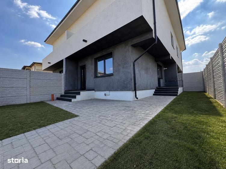 Casă cu 4 camere cu Teren 200 Mp în Central