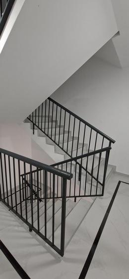 Apartament cu 3 camere semidecomandat în Dumbrăvița