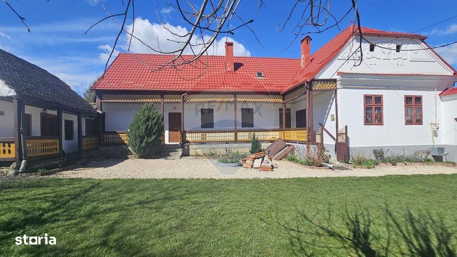 Casă cu 3 camere cu Teren 1049 Mp în Central