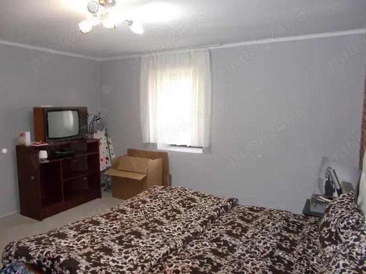 Casă cu 3 camere cu Teren 1439 Mp în Ronaț