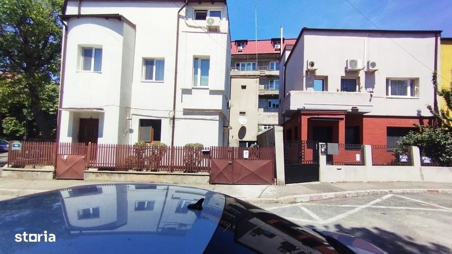 Casă cu 3 camere cu Teren 220 Mp în Tineretului