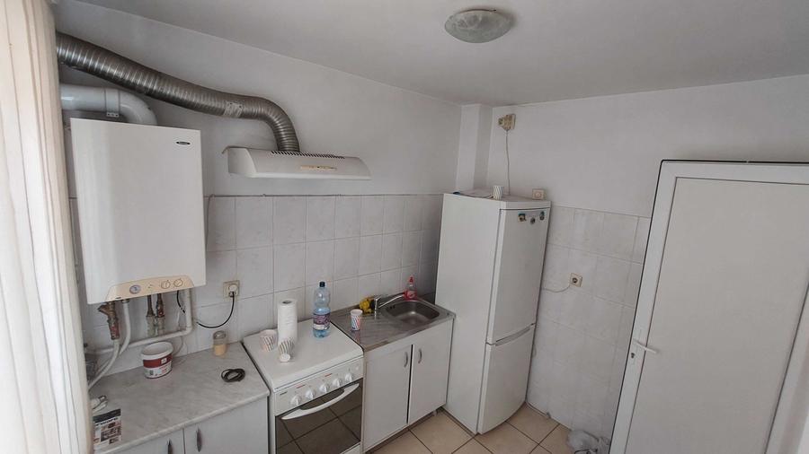 Apartament cu 3 camere nedecomandat în Central