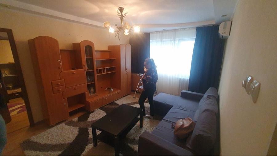 Apartament cu 3 camere semidecomandat în Alexandru cel Bun