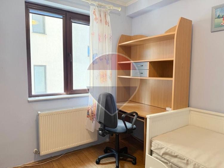 Apartament cu 4 camere decomandat, mobilat în Fundeni